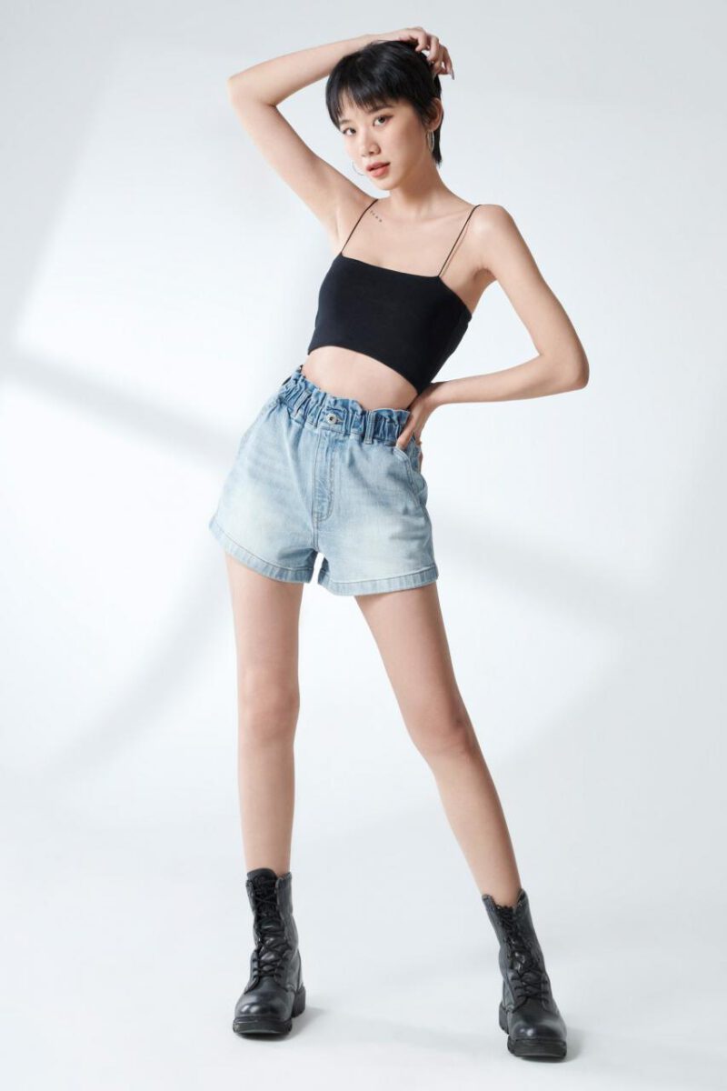 Quần jeans short nữ dáng đứng